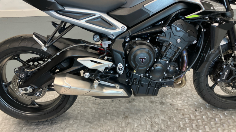 Triumph Street Triple R (23MY)